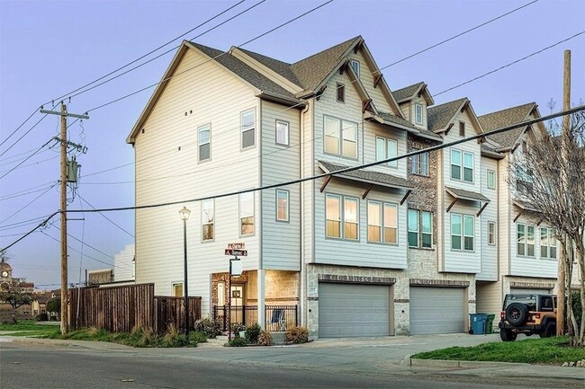 Photo - 111 Sumac St