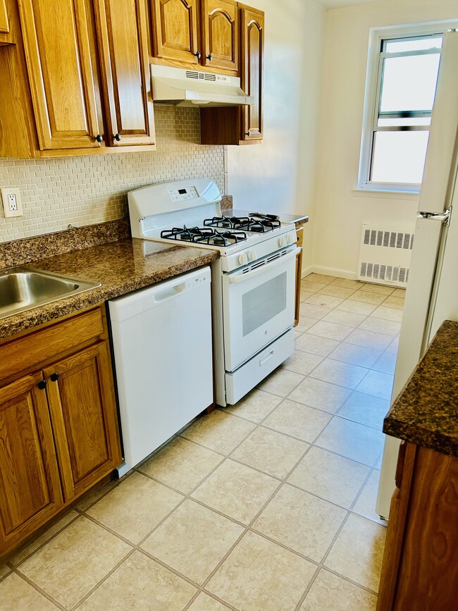 Building Photo - 72 Croton Ave Unit 1C Rental