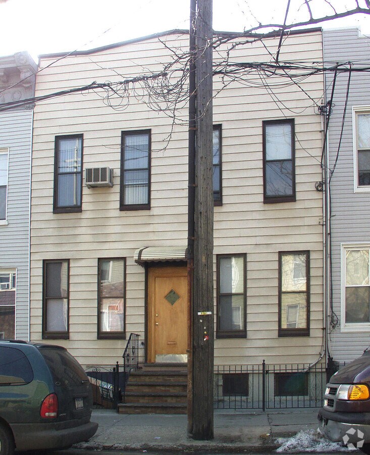 Photo - 558 Fairview Ave