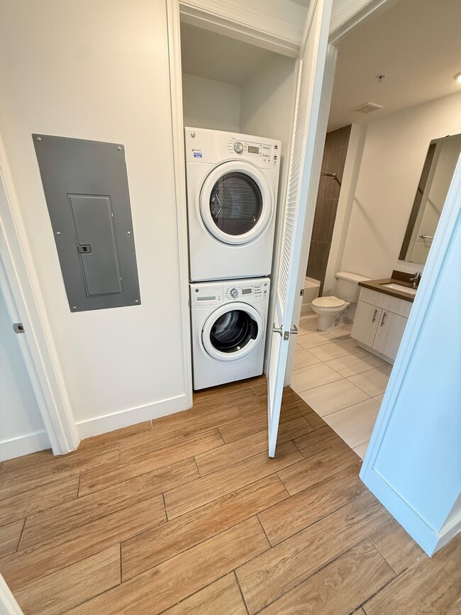 Photo - 2164 NE 167th St Unit B8