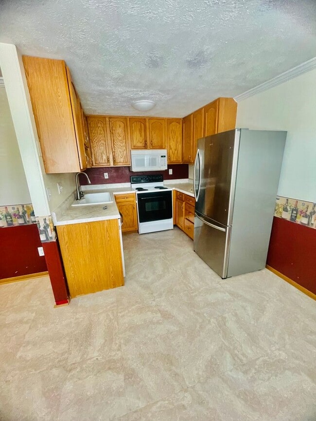 Photo - 3 bed- 1.5 Bath- Bridgeville Pa