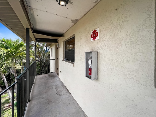 Photo - 4530 SW 10th Ave Unit 202