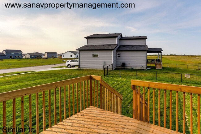 Photo - Prime Living: A Spacious Haven with Fenced Backyard in Ankeny