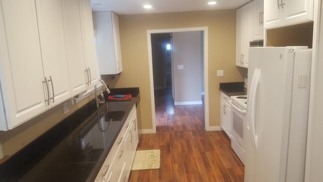 Photo - 1291 Creswell Dr