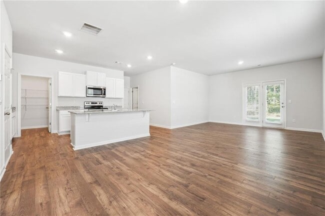 Photo - 177 Whitewood Dr