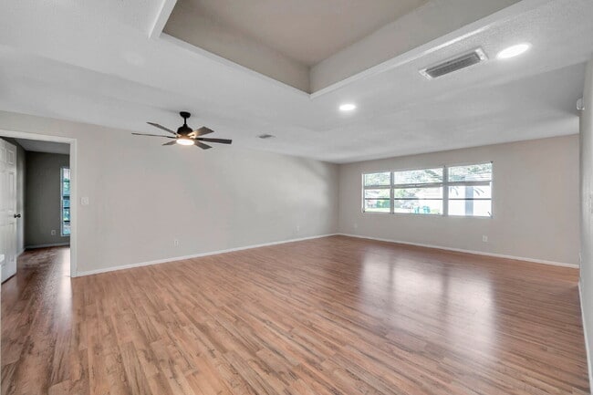 Photo - Modern, Move-In-Ready 3/2 Home with Spacious Yard & Garage |