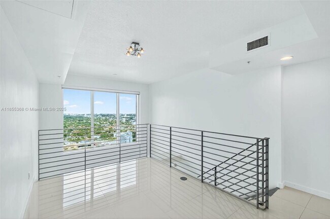 Building Photo - 60 SW 13th St