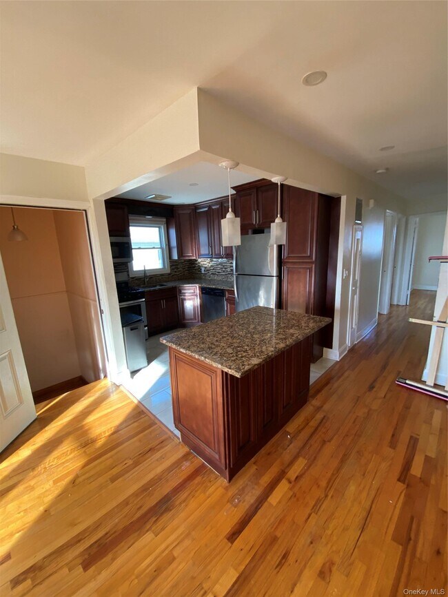 Photo - 146-05 226th St