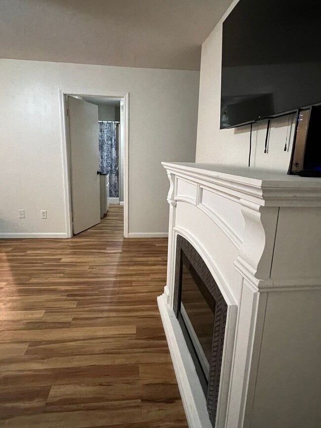 Photo - 317 Guthrie Dr