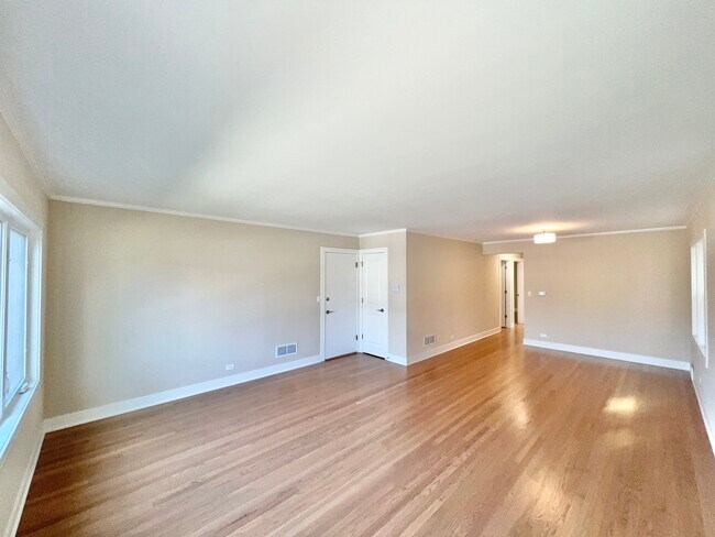 Photo - 5547 N Central Ave Unit 1