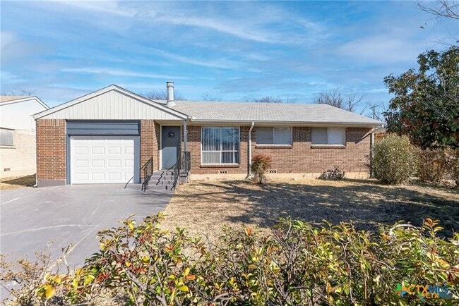 Building Photo - 1305 Arkansas Ave