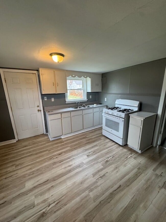 Photo - 2717 Clara Ave