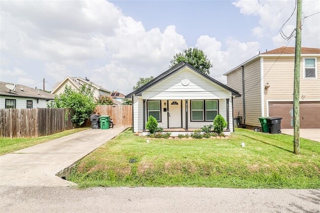 Photo - 2120 Yates St Casa