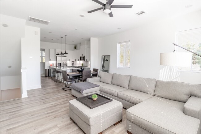 Photo - 1404 Mansfield St