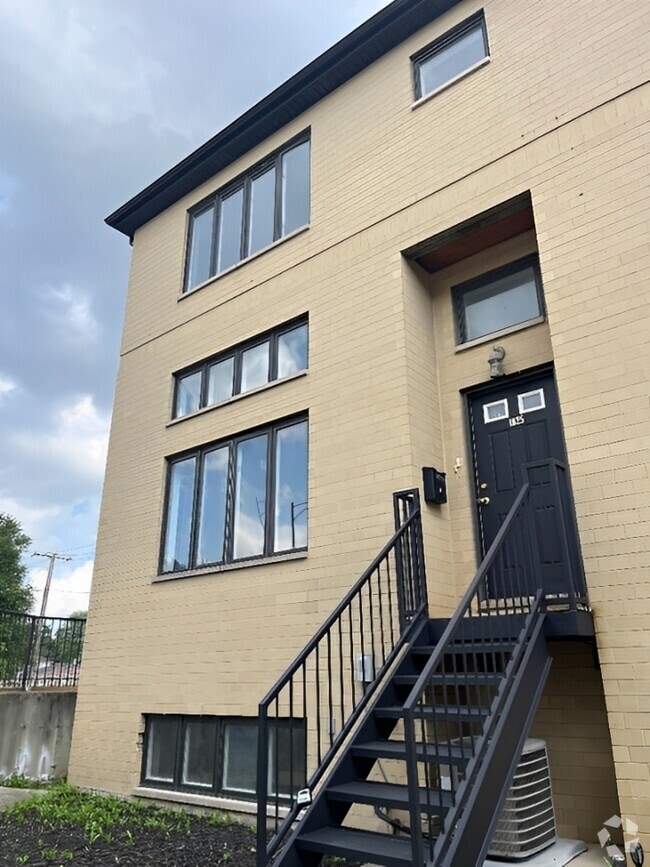 Building Photo - 1825 W 115th St Rental