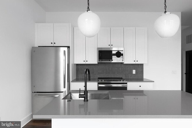 Photo - 2940 W Thompson St Unidad 204