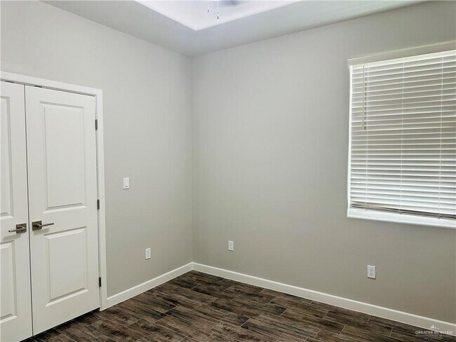 Photo - 10 Sugar Gdn Dr Unit 1