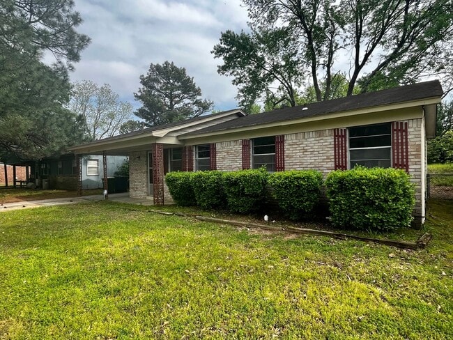 Building Photo - 6612 Whippoorwill Ln