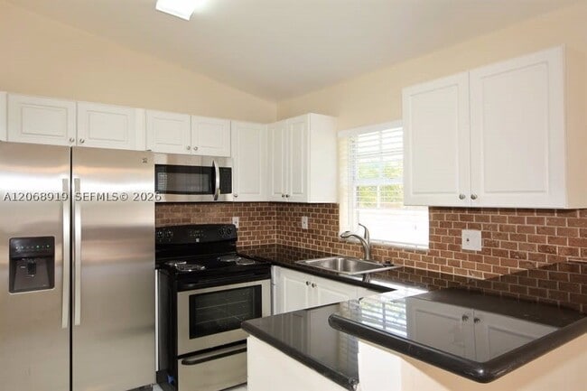 Photo - 504 SW 177th Ave