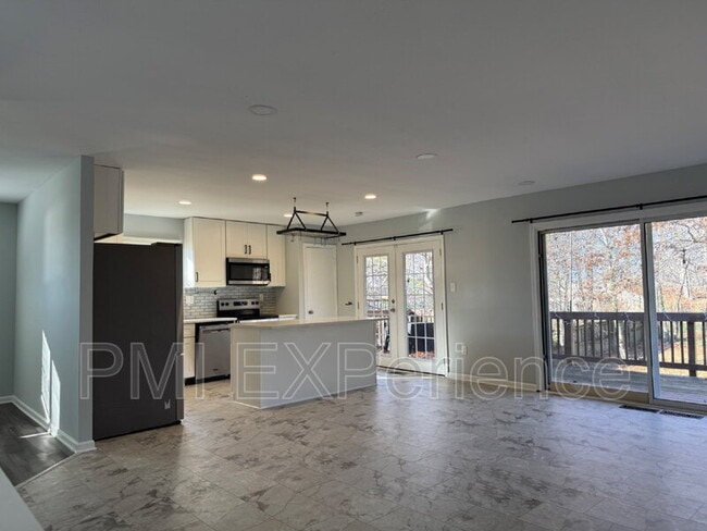 Photo - 13417 Queens Ln