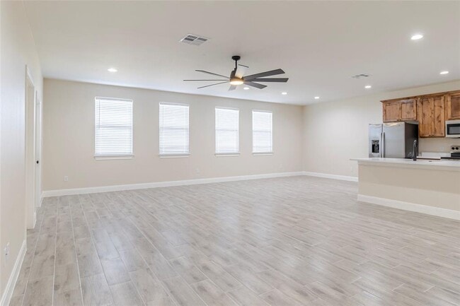 Photo - 303 Bob's Trail