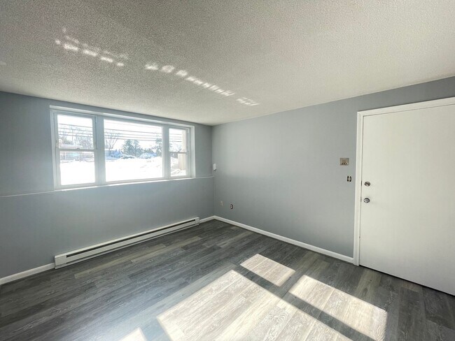 Photo - 181 Loudon Rd Unidad 212