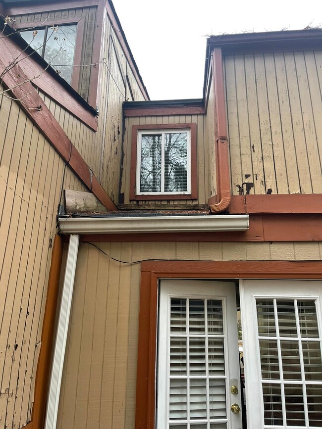 Building Photo - 3359 Columbia Trce