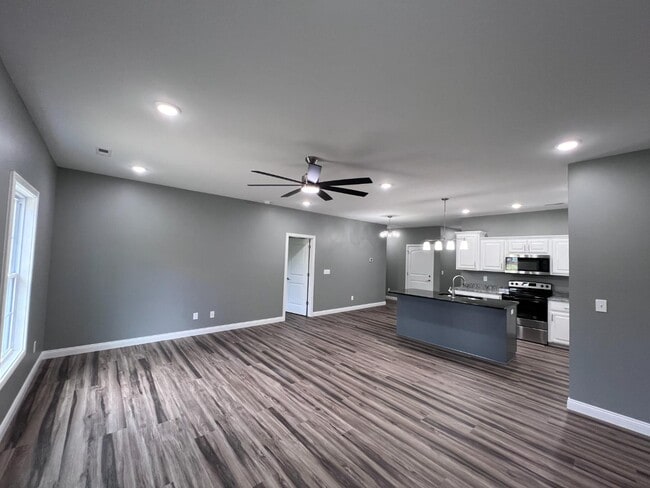 Photo - Twin Oaks Drive