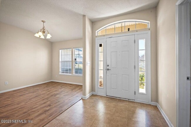 Photo - 929 Raindrop Ln