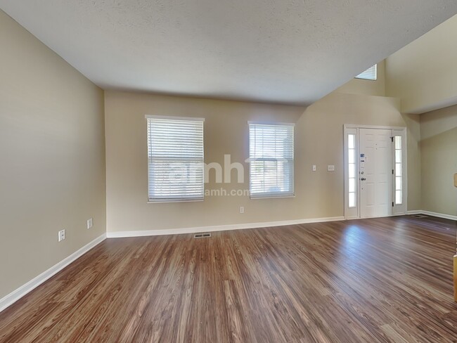 Photo - 5955 Furlong Way