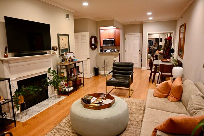 Photo - 2921 Lenox Rd NE Unit 407
