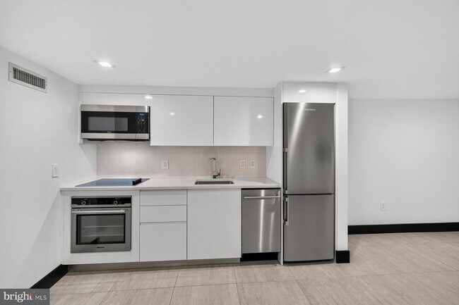Photo - 1513 Vermont Ave NW