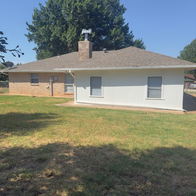 Photo - 100 Lochwood Cir