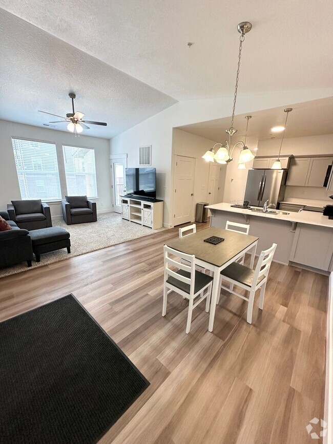 Building Photo - 3 Bed/2 Bathroom house in Saratoga Springs
