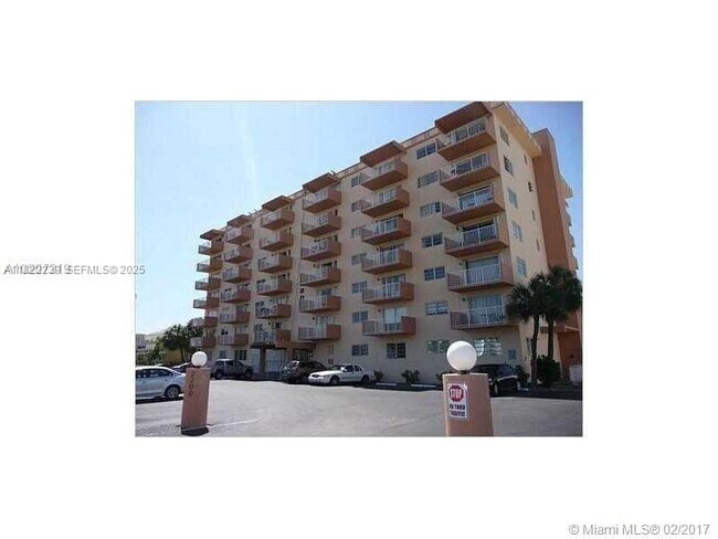 Building Photo - 2200 E Hallandale Beach Blvd Unit 708