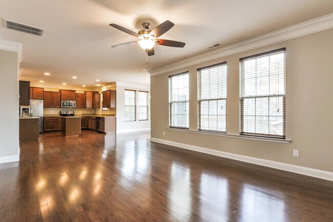 Photo - 180 Davelyn Ct