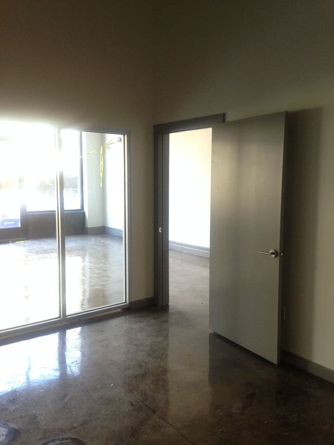 Photo - River Lofts West