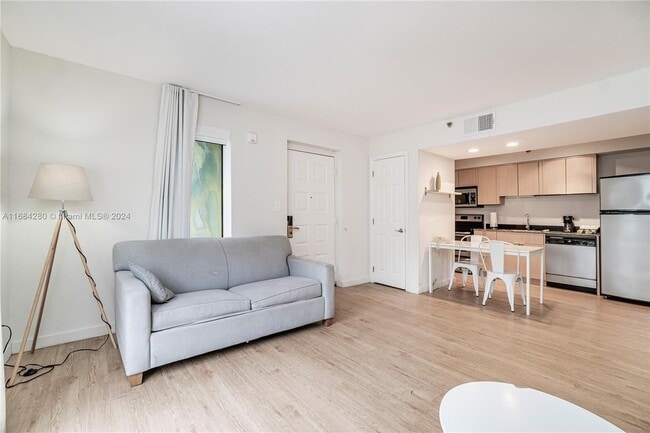 Building Photo - 1212 NW 82nd Ave Unit 3 Rental