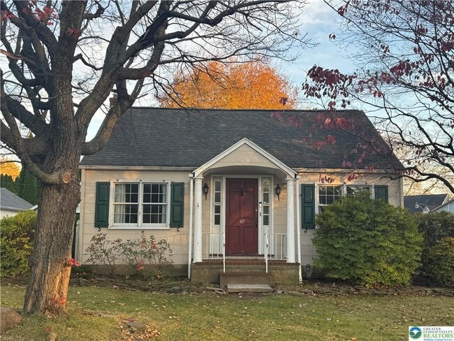 Photo - 10 Henry Ave