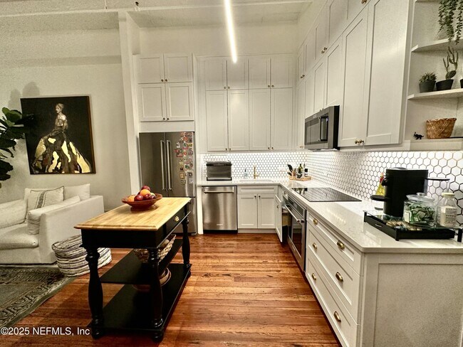 Photo - 301 E Bay St Unit 202