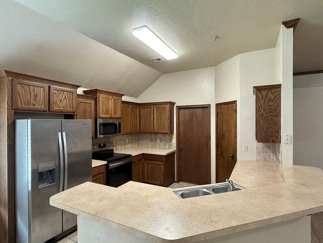 Photo - Gorgeous 4 Bed 2 Bath in Gated Community