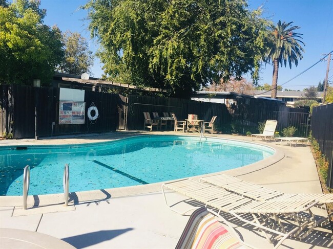 2 bedroom Condo in Santa Paula Manor! - 2 bedroom Condo in Santa Paula Manor!