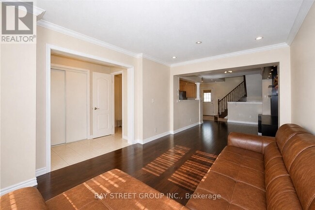 Photo - 506 Bur Oak Ave