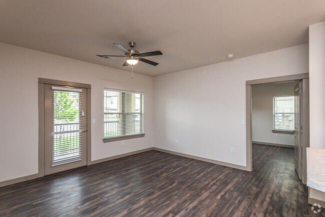 1BR, 1BA - 776SF Living Room