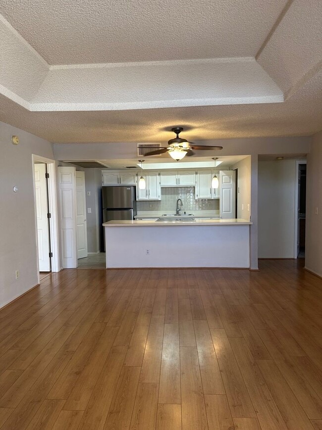 Photo - Spacious Remodeled 2 Bed/2Bath Condo! Unit K139