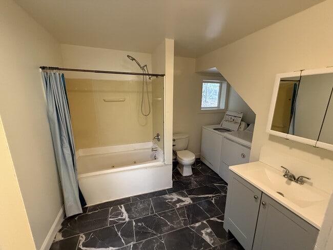 Photo - 335 Spencer Rd