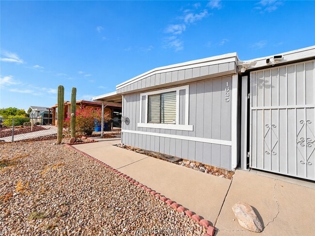 1635 Yale Dr