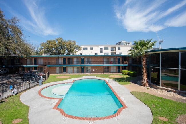 Lantana Apartments - Lantana Apartments