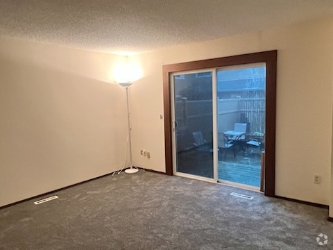 Building Photo - Move in Special - $500 off first months rent! Rental