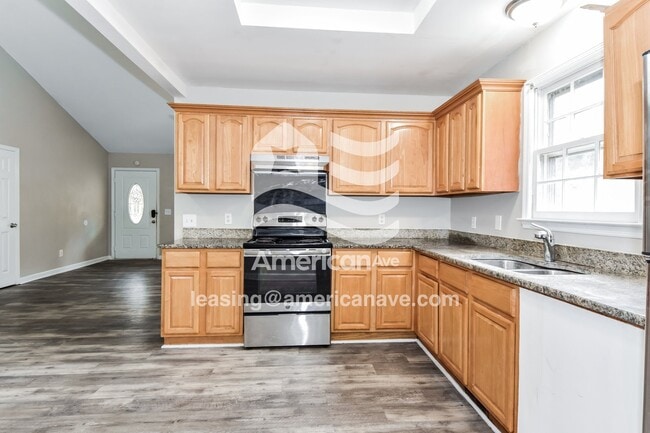 Photo - 325 Greensprings Dr